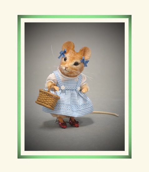 Picture of Wizard of Oz - Dorothy Mouse